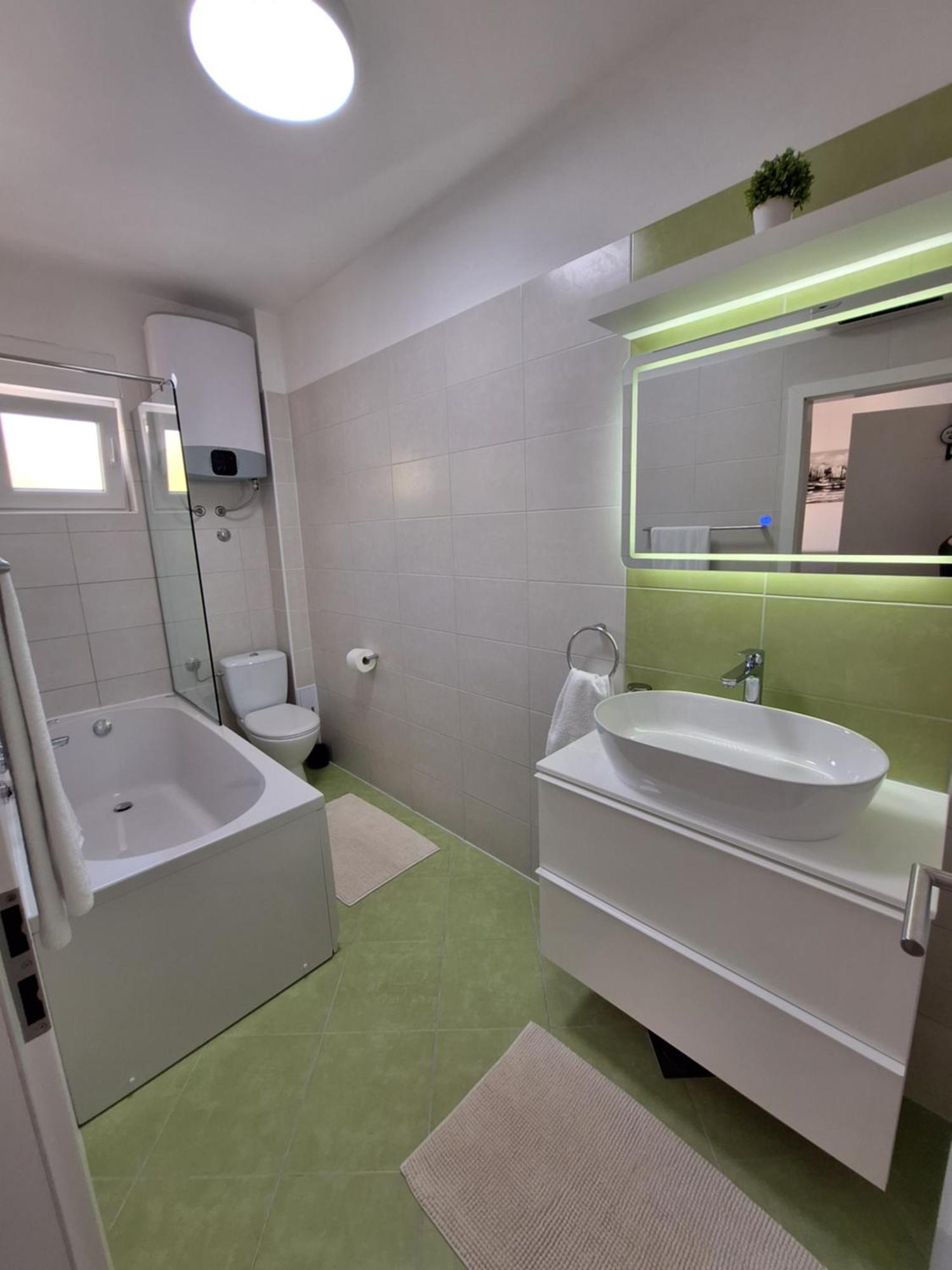 Sea Stone Apartment Podstrana Bagian luar foto